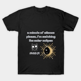 looking at the solar eclipse 2024 08/04/2024 T-Shirt